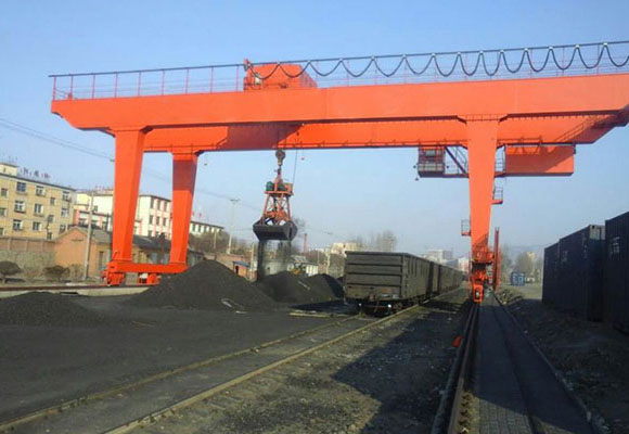 Qo'rqinchli paqirli gantry krani