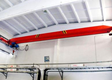 Elektr shlyuzli tepalikdagi ko'prikli kran 2 tonna