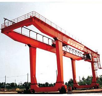 Motorli qayiqli kran